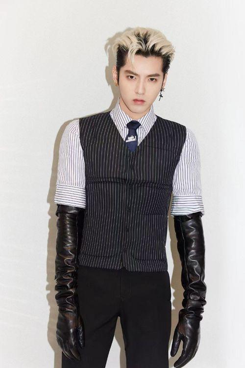 圈内爆料吴亦凡选妃,揭秘娱乐圈背后的权力游戏